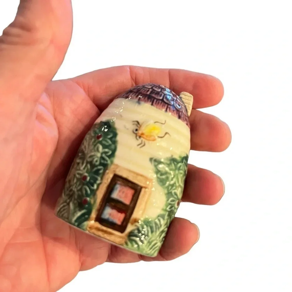 Vintage Beehive Salt Pepper Shakers Japan 1950s